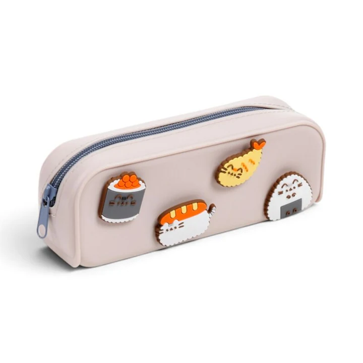 Estuche de silicona Pusheen Sushi Club con adornos · vista 1