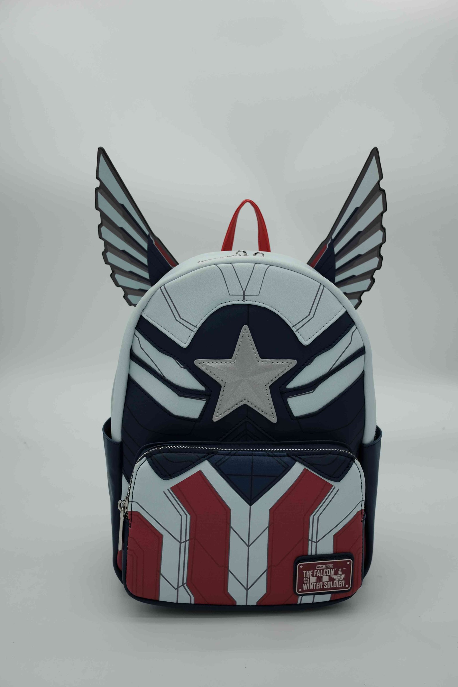 Mochila Marvel alada roja, blanca y azul de Capitán América Falcon con escudo e interior estampado · vista ampliada 1