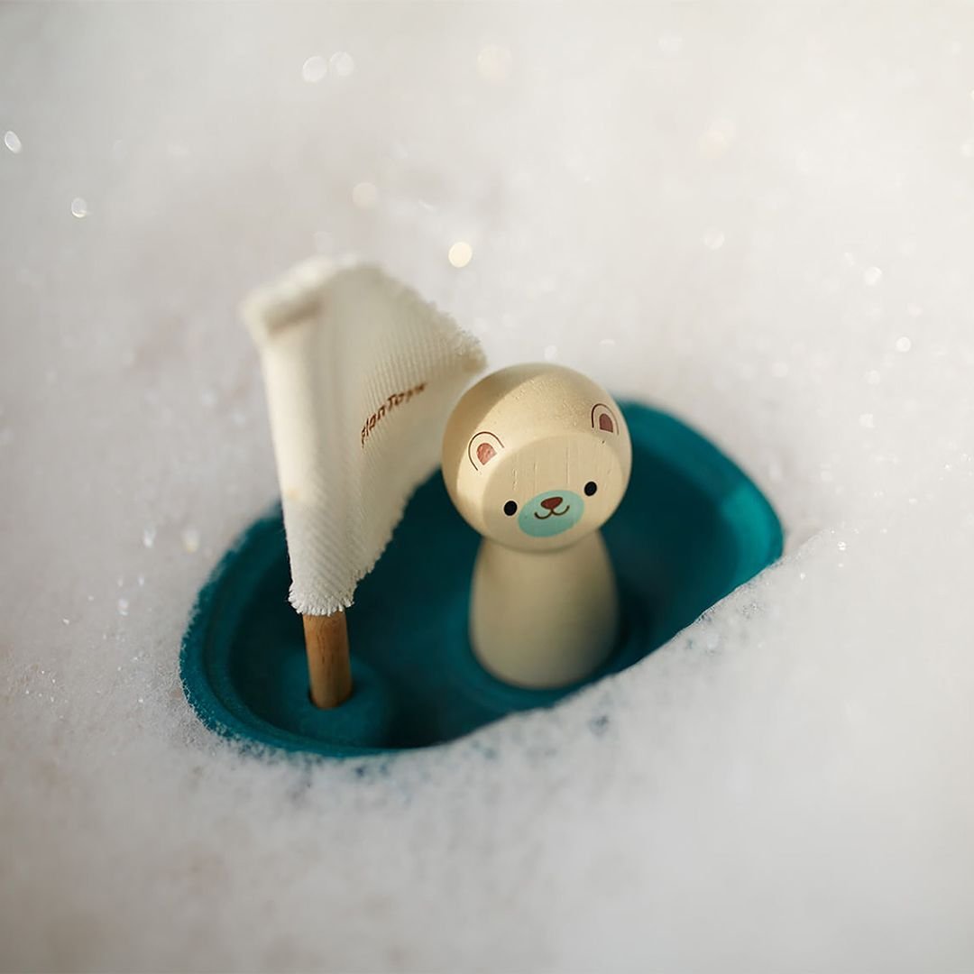 PlanToys Sailing Boat - Polar Bear · detail image 3