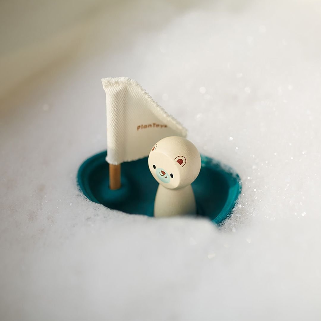 PlanToys Sailing Boat - Polar Bear · detail image 4